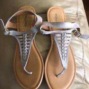 EUC tan/gray Maurice Sandals